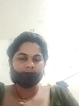 Snapshot of JULEE-740 chatting on October 2025 11:47:02 PM JULEE-740 online show from October 2025 11:47:02 PM