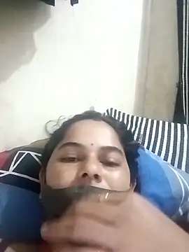 Snapshot of JULEE-740 chatting on October 2025 12:33:02 AM JULEE-740 online show from October 2025 12:33:02 AM