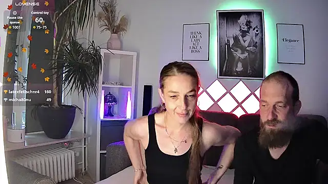 XBellaXundXUweX online show from October 2025 12:07:01 PM