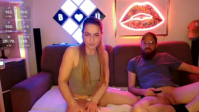 XBellaXundXUweX online show from March 2026 07:48:02 PM