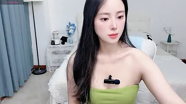 Snapshot of 1cyseason chatting on September 2025 06:02:02 AM 1cyseason online show from September 2025 06:02:02 AM