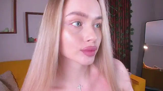 AvroraGoldie online show from December 2025 11:12:01 AM