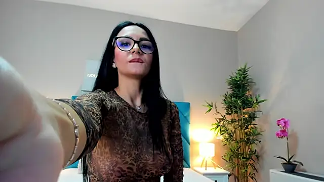 HaileyVice online show from September 2025 06:08:01 AM