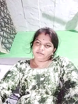 Rajnee33A online show from November 2025 10:57:02 PM