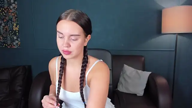 AmeliaRoyale online show from October 2025 03:18:02 AM