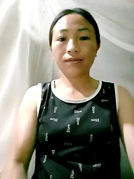 lucybaby00 online show from April 2026 10:02:02 PM