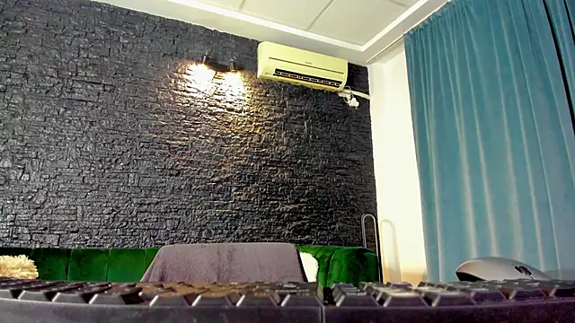 AnneSins online show from October 2025 05:47:01 PM