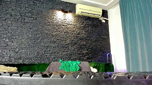 AnneSins online show from October 2025 05:14:01 PM