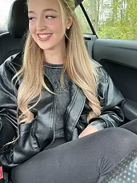emilypeperoni online show from April 2026 01:04:02 PM