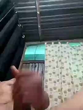 Snapshot of Maycol0320 chatting on October 2025 10:42:02 PM Maycol0320 online show from October 2025 10:42:02 PM