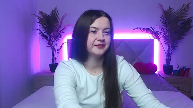 Snapshot of MavkaCute chatting on November 2025 07:25:01 PM MavkaCute online show from November 2025 07:25:01 PM