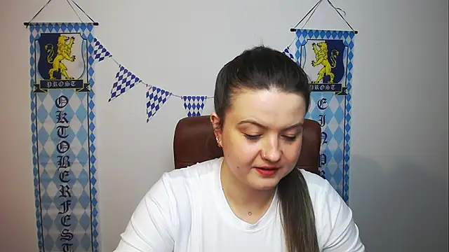 Snapshot of MavkaCute chatting on September 2025 06:14:02 PM MavkaCute online show from September 2025 06:14:02 PM