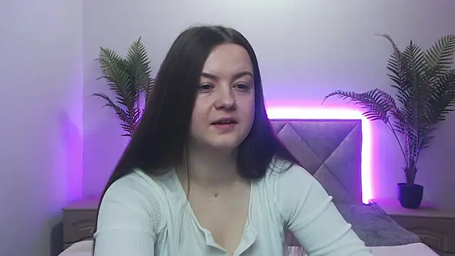 Snapshot of MavkaCute chatting on November 2025 07:06:01 PM MavkaCute online show from November 2025 07:06:01 PM