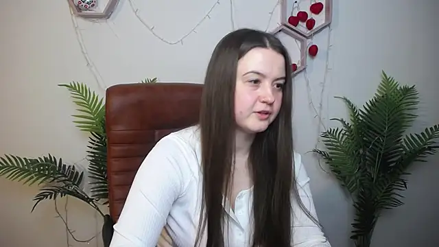 MavkaCute online show from April 2026 06:22:01 PM