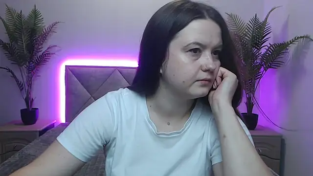 Snapshot of MavkaCute chatting on September 2025 05:57:02 PM MavkaCute online show from September 2025 05:57:02 PM