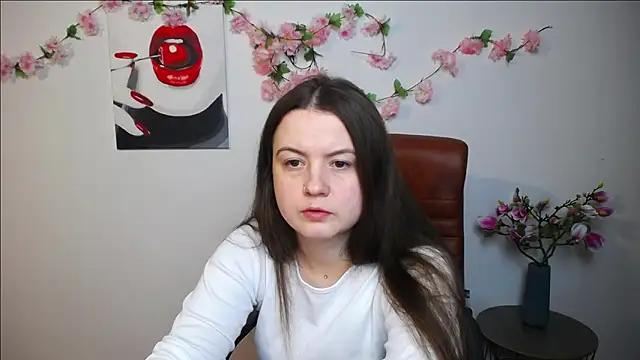 Snapshot of MavkaCute chatting on November 2025 07:29:02 PM MavkaCute online show from November 2025 07:29:02 PM