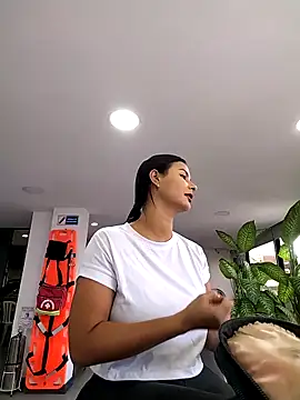 Snapshot of gabysanta_ chatting on October 2025 12:59:02 PM gabysanta online show from October 2025 12:59:02 PM