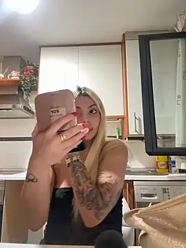Snapshot of NoeliaGarcia17 chatting on October 2025 10:11:01 PM NoeliaGarcia17 online show from October 2025 10:11:01 PM