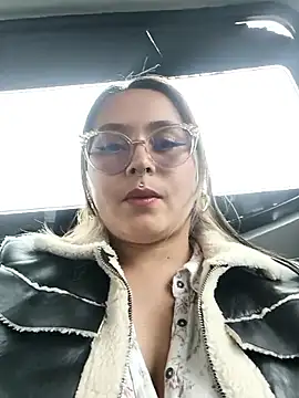 Snapshot of Eiimy_pretty chatting on December 2025 07:23:02 PM Eiimy pretty online show from December 2025 07:23:02 PM