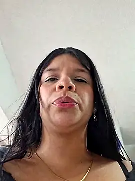 Snapshot of Eiimy_pretty chatting on October 2025 08:08:01 PM Eiimy pretty online show from October 2025 08:08:01 PM