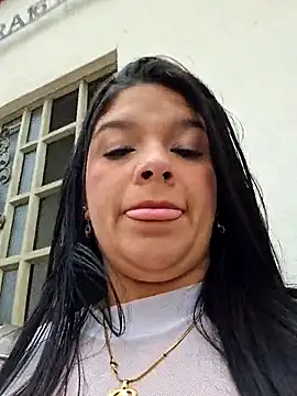 Snapshot of Eiimy_pretty chatting on October 2025 08:21:02 PM Eiimy pretty online show from October 2025 08:21:02 PM