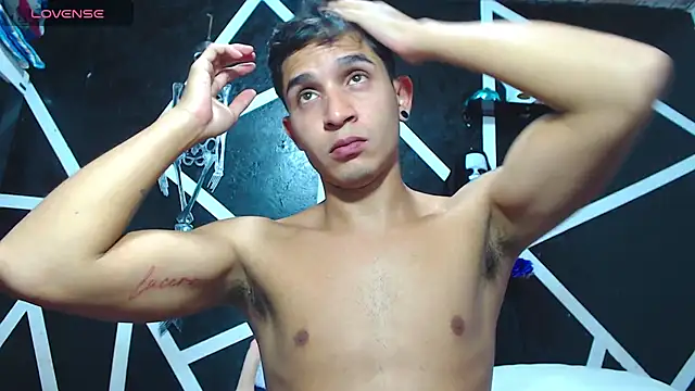 Snapshot of Angel_latinboy chatting on October 2025 11:27:01 PM Angel latinboy online show from October 2025 11:27:01 PM