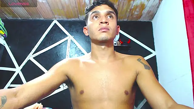 Snapshot of Angel_latinboy chatting on September 2025 07:37:02 PM Angel latinboy online show from September 2025 07:37:02 PM