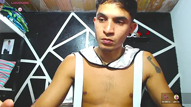 Snapshot of Angel_latinboy chatting on October 2025 11:05:02 PM Angel latinboy online show from October 2025 11:05:02 PM