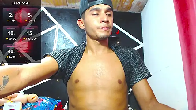 Snapshot of Angel_latinboy chatting on September 2025 11:01:02 PM Angel latinboy online show from September 2025 11:01:02 PM