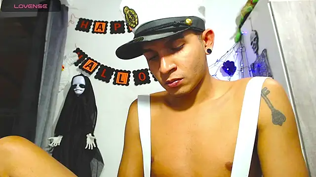 Snapshot of Angel_latinboy chatting on October 2025 07:44:02 PM Angel latinboy online show from October 2025 07:44:02 PM