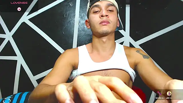 Snapshot of Angel_latinboy chatting on October 2025 10:54:02 PM Angel latinboy online show from October 2025 10:54:02 PM