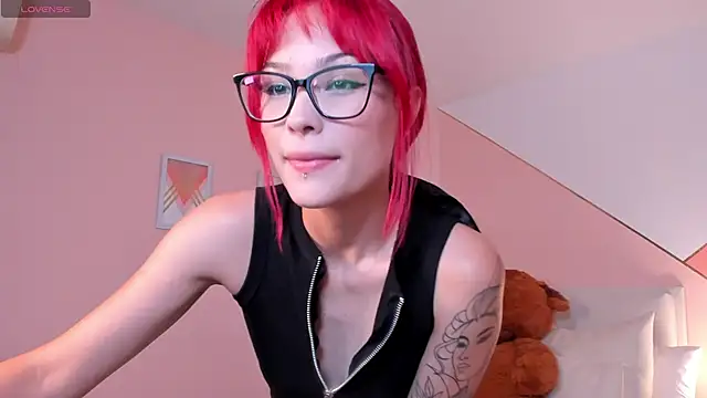 mae lyra online show from January 2026 09:52:02 PM