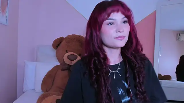 mae lyra online show from November 2025 09:31:01 PM