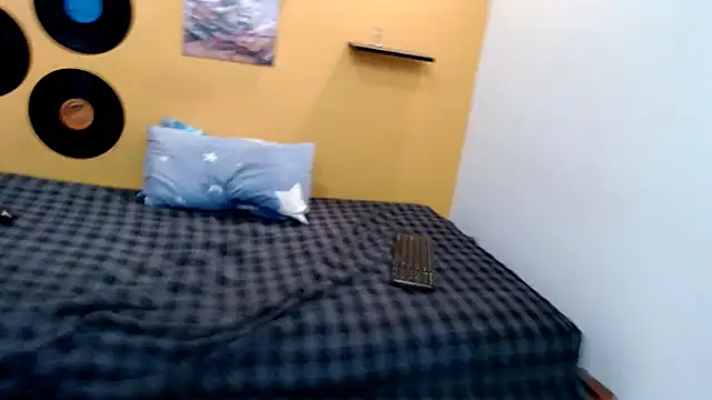 skinnyverus18 online show from March 2026 07:19:01 PM