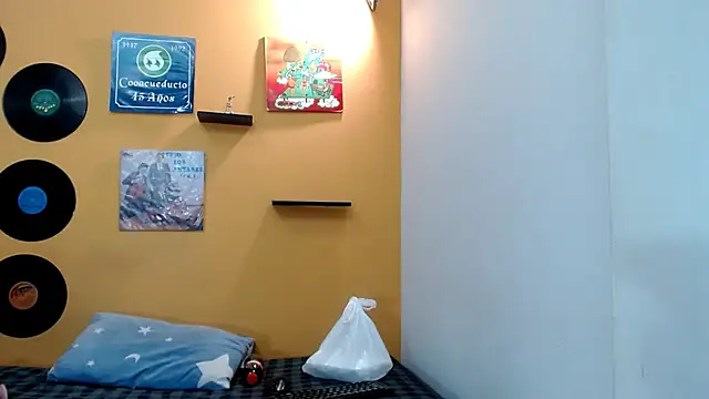 skinnyverus18 online show from March 2026 07:04:02 PM