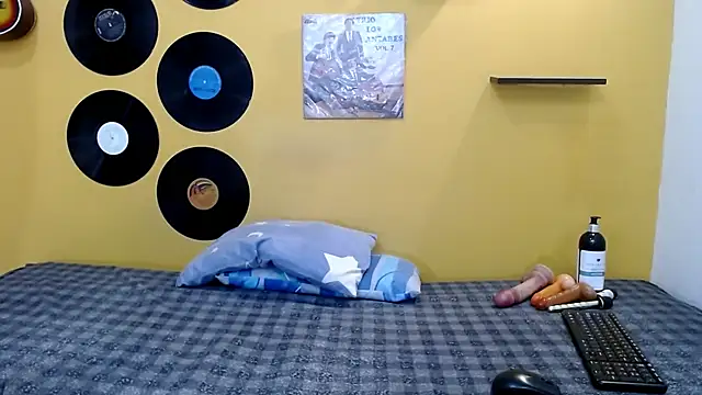 skinnyverus18 online show from March 2026 07:48:02 PM