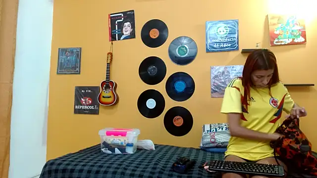 skinnyverus18 online show from October 2025 07:05:01 PM