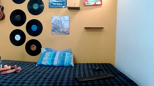 skinnyverus18 online show from March 2026 01:10:02 PM