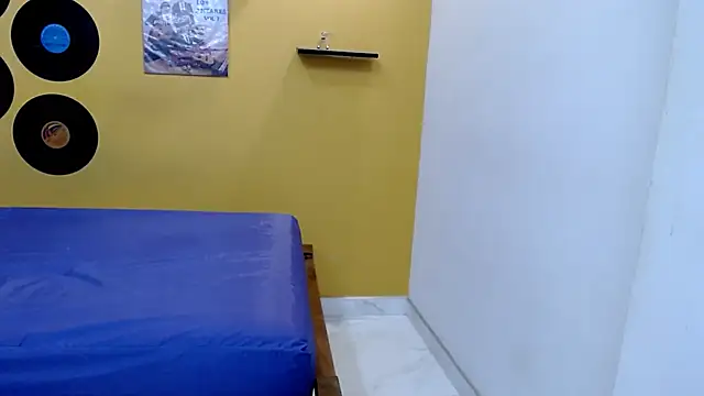 Snapshot of skinnyverus18 chatting on March 2026 07:03:02 PM skinnyverus18 online show from March 2026 07:03:02 PM