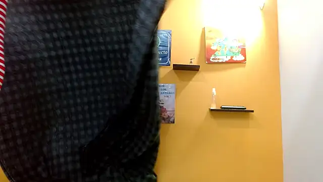 Snapshot of skinnyverus18 chatting on October 2025 07:04:02 PM skinnyverus18 online show from October 2025 07:04:02 PM