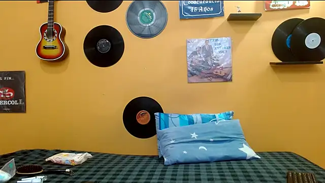 Snapshot of skinnyverus18 chatting on January 2026 06:47:02 PM skinnyverus18 online show from January 2026 06:47:02 PM