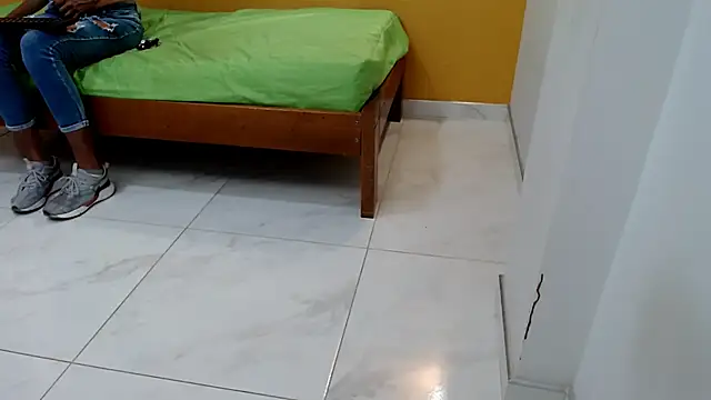 Snapshot of skinnyverus18 chatting on February 2026 06:51:02 PM skinnyverus18 online show from February 2026 06:51:02 PM