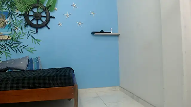 skinnyverus18 online show from May 2026 07:23:01 PM