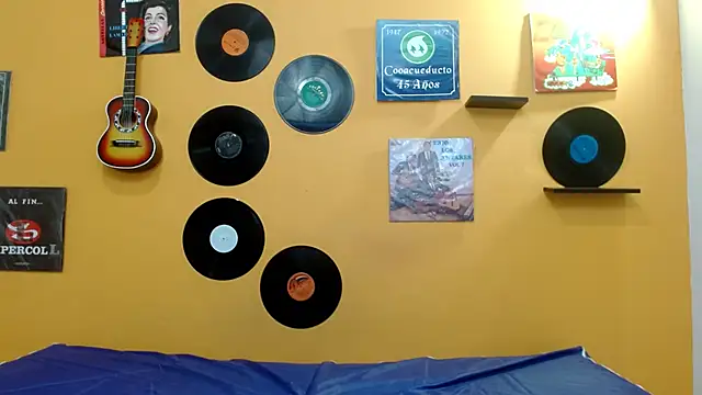 Snapshot of skinnyverus18 chatting on November 2025 06:56:02 PM skinnyverus18 online show from November 2025 06:56:02 PM