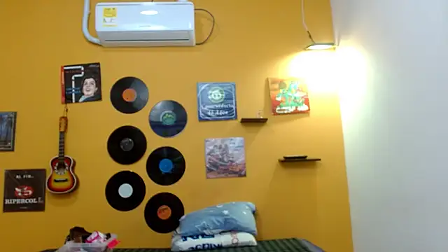 skinnyverus18 online show from September 2025 06:43:02 PM