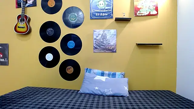 skinnyverus18 online show from March 2026 07:48:02 PM