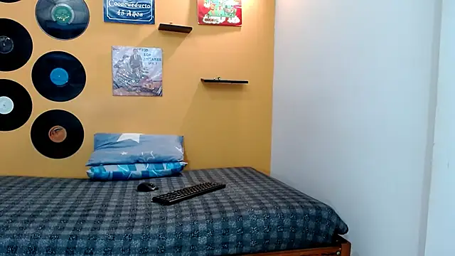 skinnyverus18 online show from March 2026 07:08:01 PM