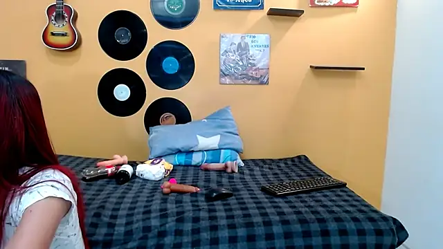 Snapshot of skinnyverus18 chatting on February 2026 07:15:01 PM skinnyverus18 online show from February 2026 07:15:01 PM