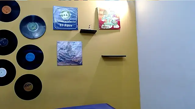 skinnyverus18 online show from April 2026 07:18:01 PM