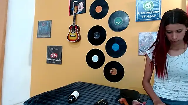 skinnyverus18 online show from March 2026 07:32:02 PM